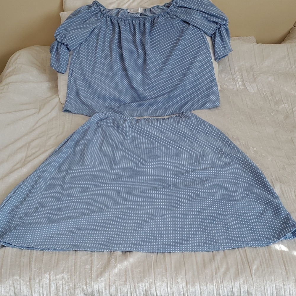 SKIRT/TOP SET (NEVER WORN)